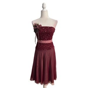 Elegant Burgundy Strapless Dress